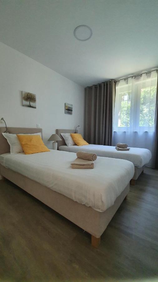 Divine View Apartma Njivice Exterior photo