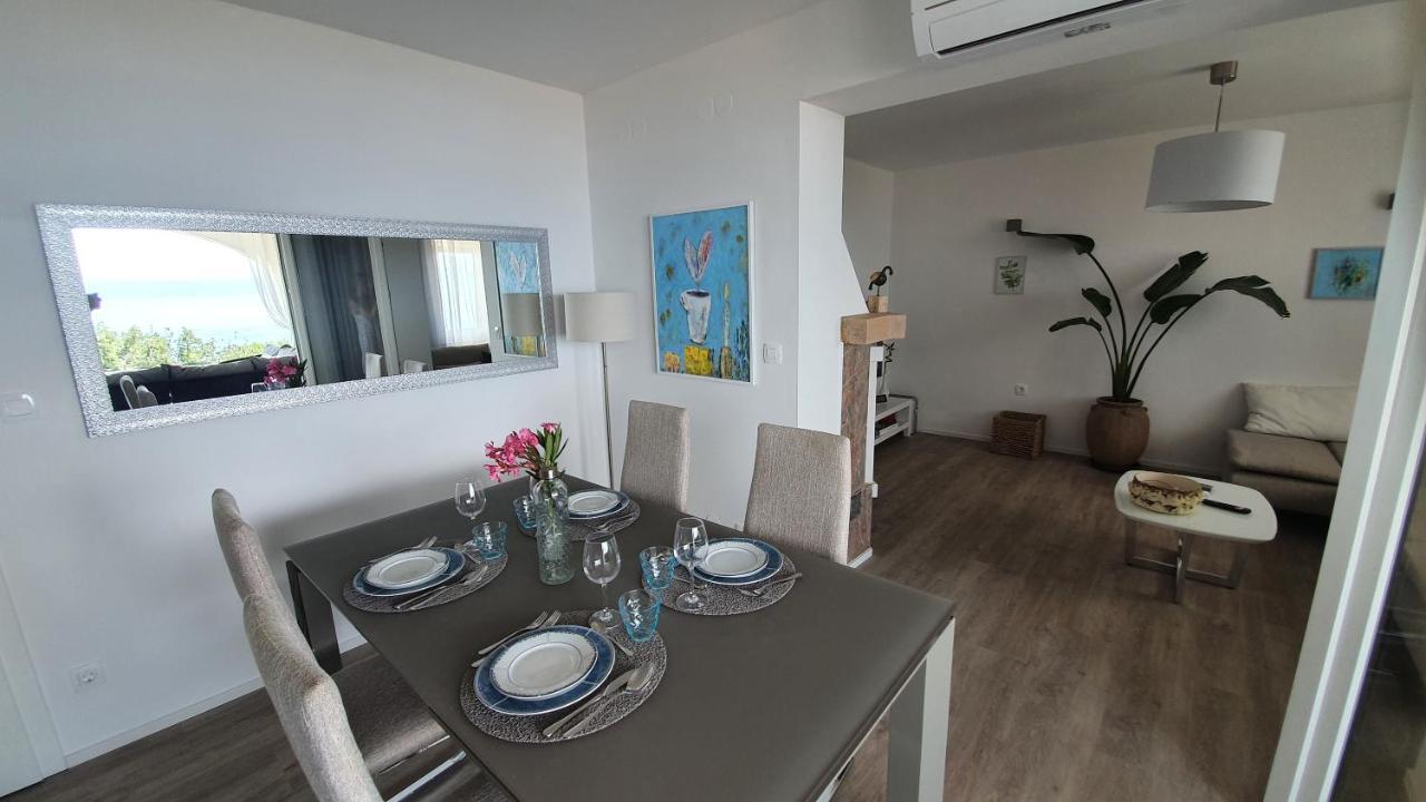 Divine View Apartma Njivice Exterior photo