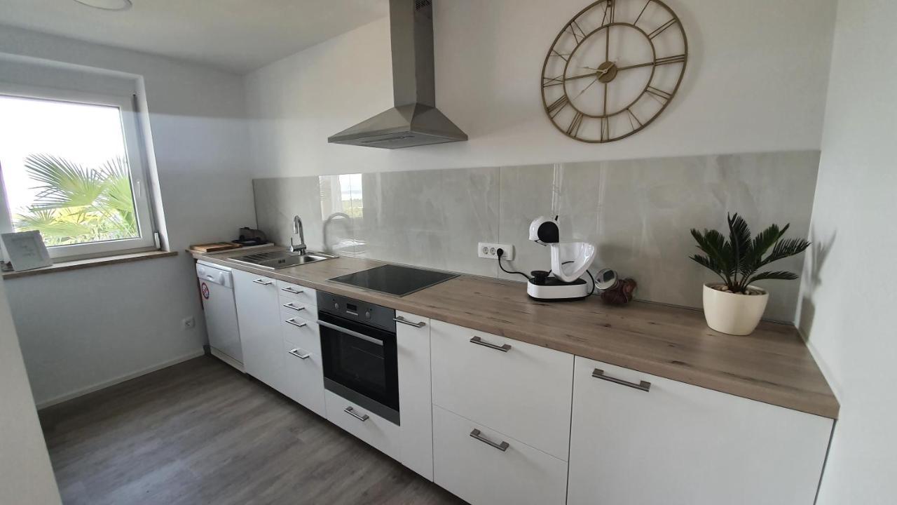 Divine View Apartma Njivice Exterior photo